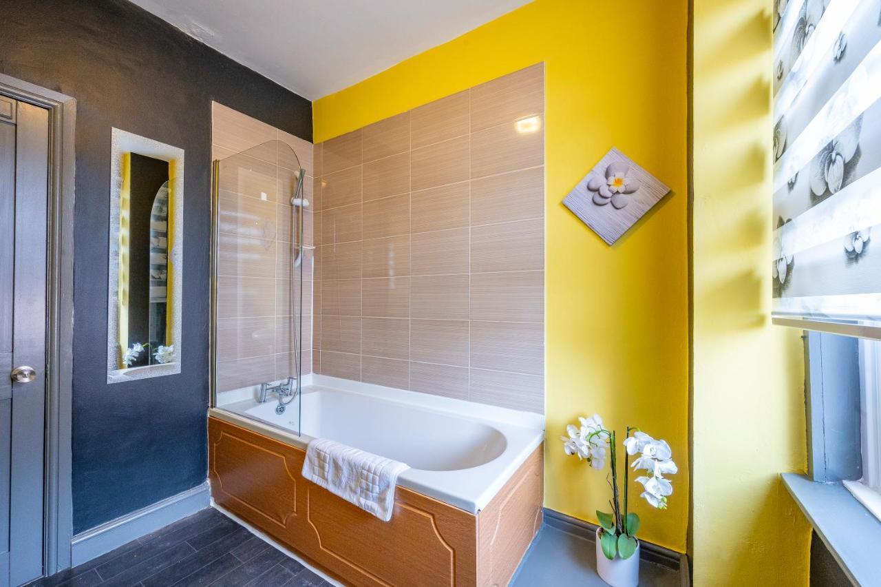 *1Es* For Your Most Relaxed & Cosy Stay + Free Parking + Free Fast Wifi * Leeds  Eksteriør bilde
